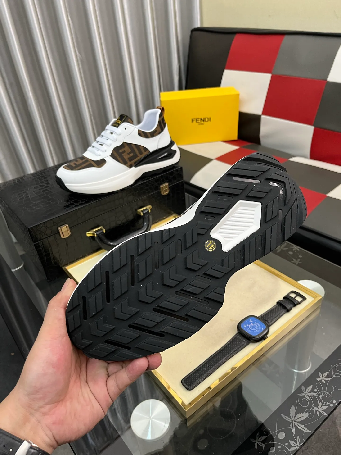 Men's shoes 💰438⌚️⌚️ 【FENDI】Original quality. ~ Unique modern style sneakers. 🏃A must-have casual shoe for trendy men😍😍 Original brand imported from Italy, imported original leather, sheep lining (refuses to discolor and grind feet) Sole: Original sole provided by the original factory, French lazy style design ⚠️Fit to the feet, original quality, super comfortable original sole. Code number: 38-442️⃣Colors available